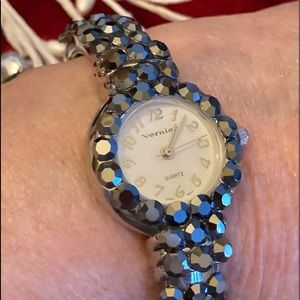 BANGLE WATCH WITH BLACK REFLECTIVE SWAROVSKI STONES